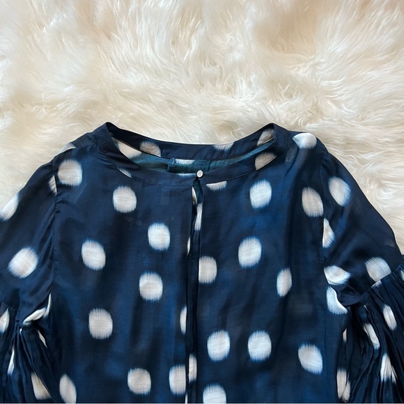 New! CHICO’S Black Label Polka Dot Tier-Sleeve Top - Picture 12 of 14